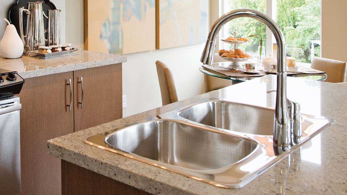 How-to-remove-a-kitchen-sink-top-image
