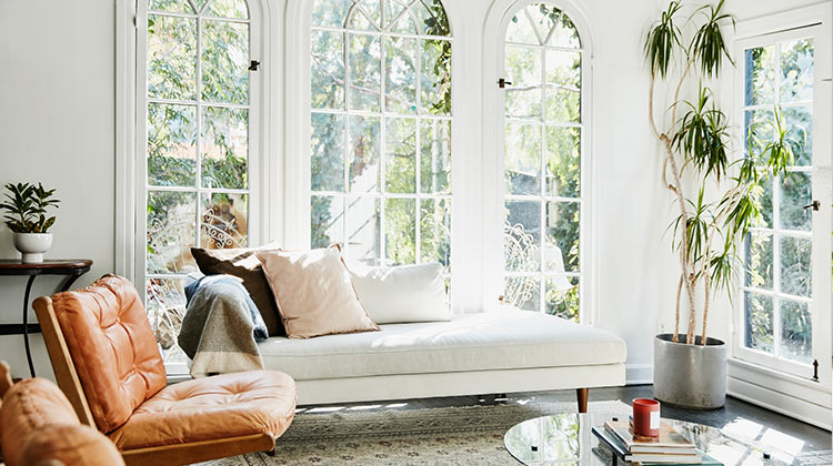 Open living room with vintage and modern pieces 